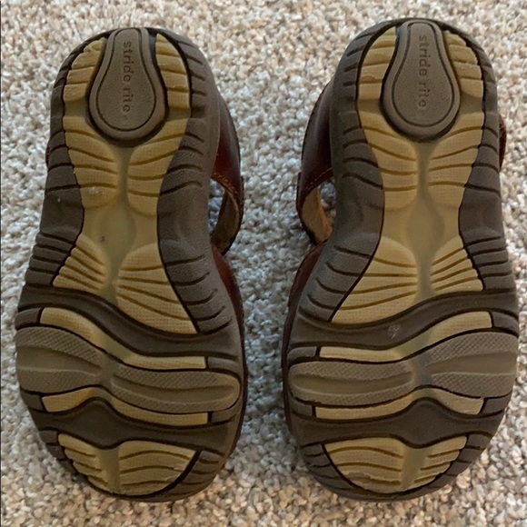 Brown toddler boy sandals - Picture 2 of 3